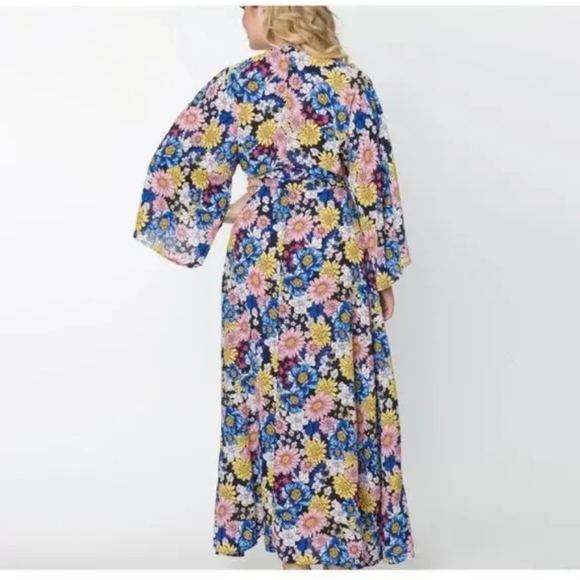 Unique Vintage M Floral Maxi Wrap Dress – 70s-Inspired Boho Style. M(6-8) - Picture 2 of 9